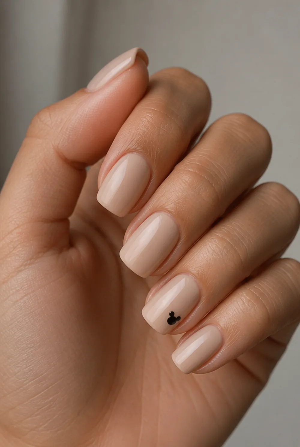 park-day practical short set nail art on olive skin, long length