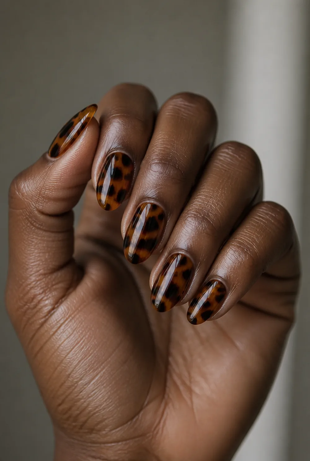 tortoiseshell nail art on deep brown skin - PolishedAndPrettyNails.com tortoiseshell nail art on deep brown skin
