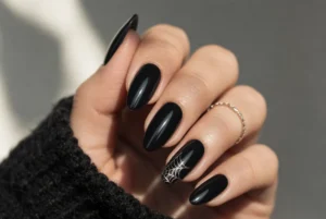 Moody Spiderweb Accent