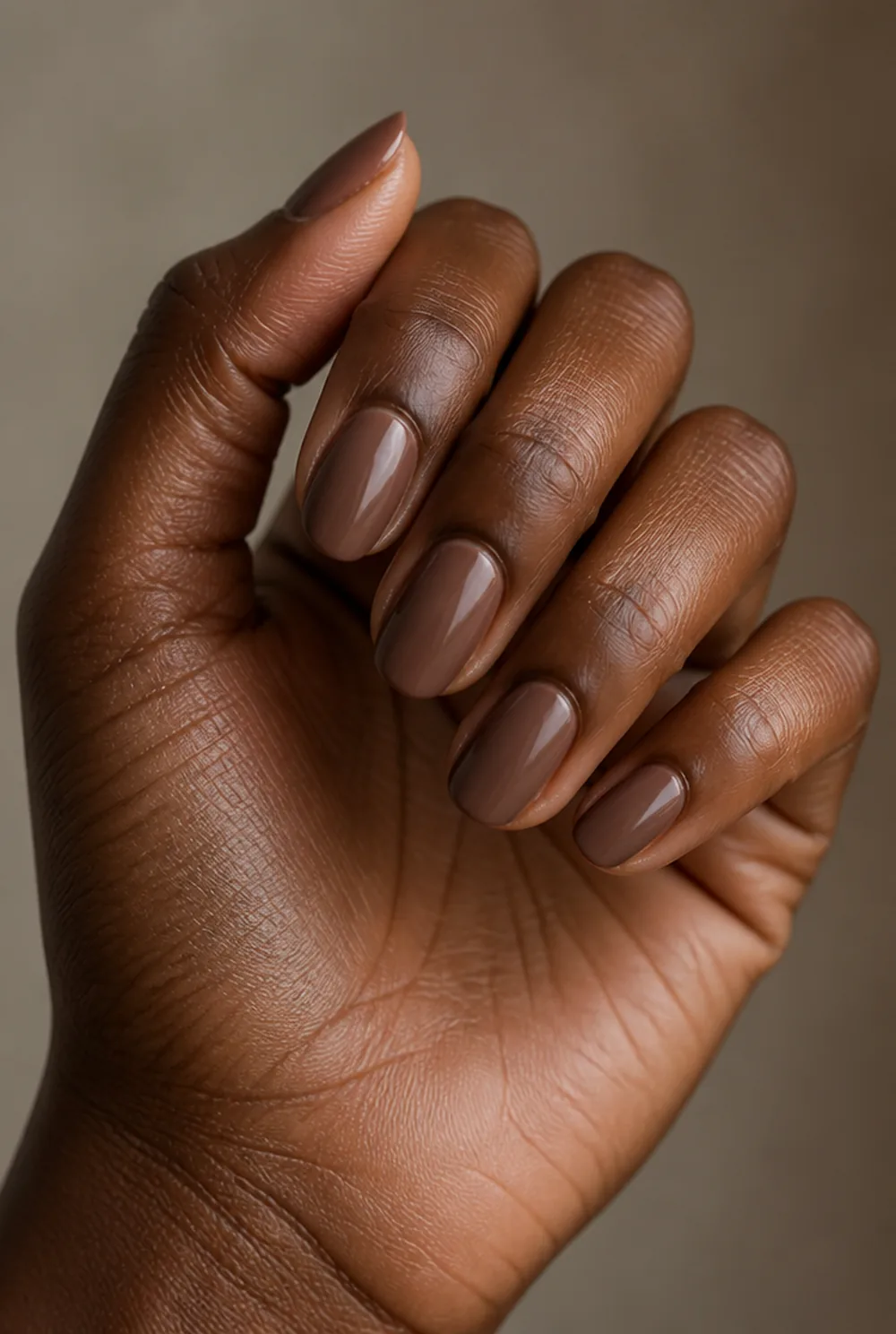 café mocha nail art on deep brown skin - PolishedAndPrettyNails.com café mocha nail art on deep brown skin